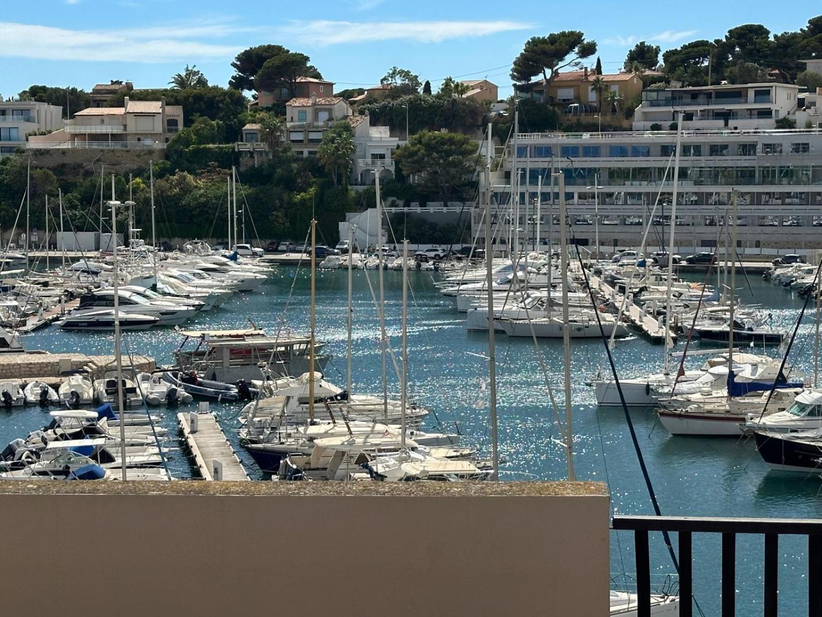 La Casa Bella Aparthotel Gignac-la-Nerthe Kültér fotó