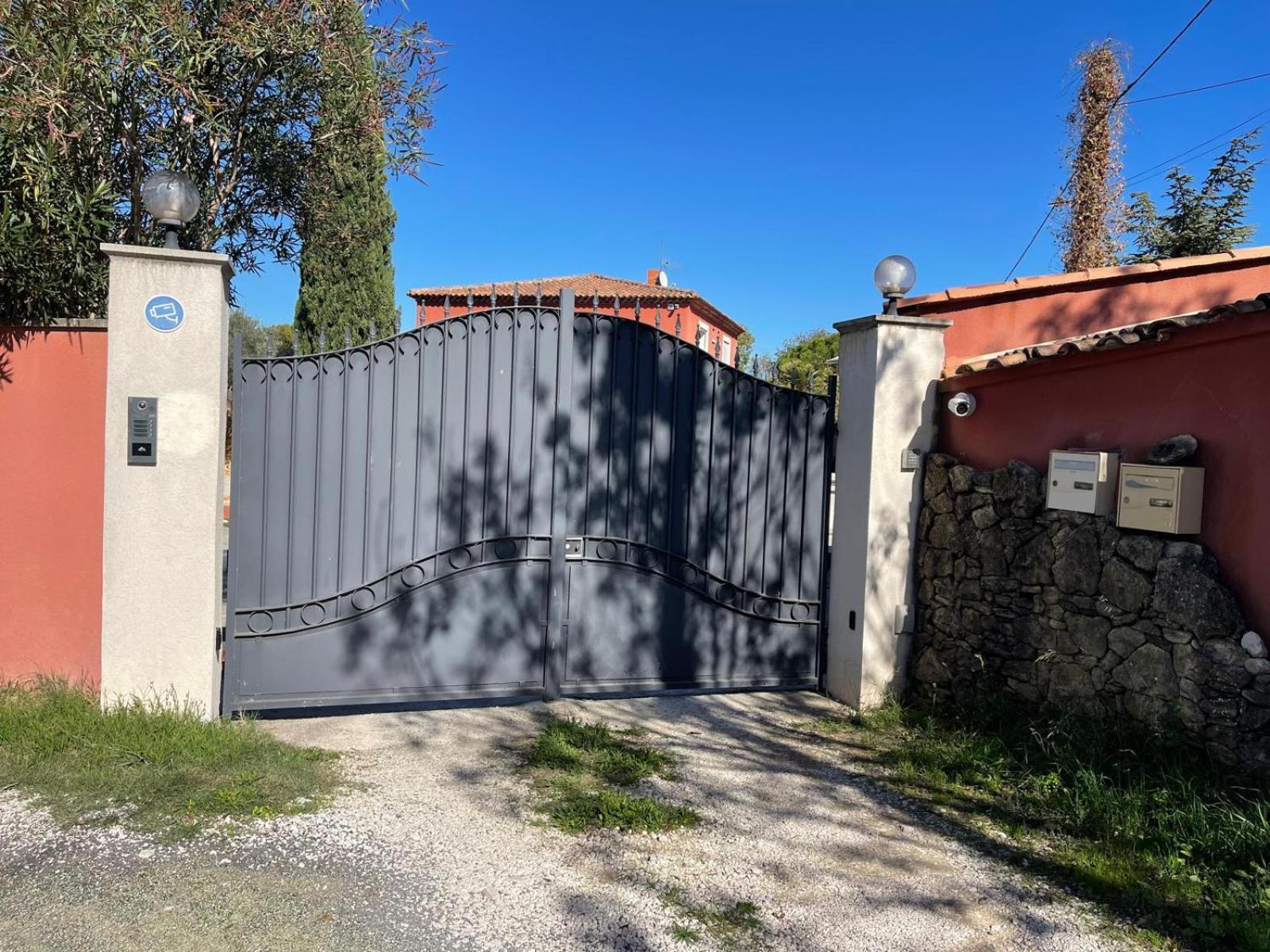 La Casa Bella Aparthotel Gignac-la-Nerthe Kültér fotó