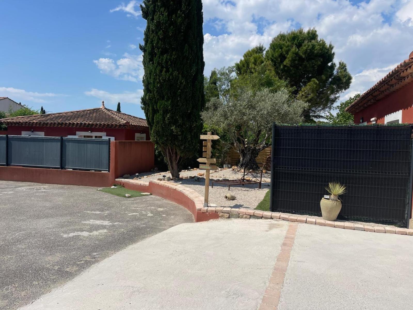 La Casa Bella Aparthotel Gignac-la-Nerthe Kültér fotó